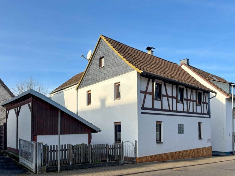 Hausansicht Hirzenhain Einfamilienhaus Charmantes Fachwerkhaus mit historischem Flair in Hirzenhain