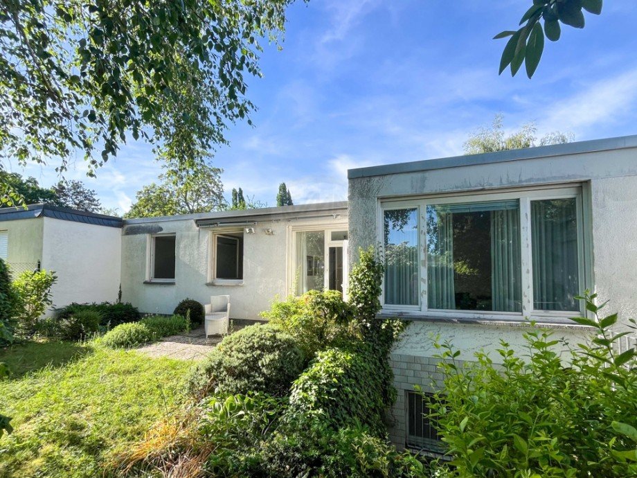 Hausansichcht Bungalow Frankfurt am Main / Niederursel