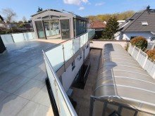 Terrasse und Wintergarten OG Gro�e Villa mit zwei Winterg�rten
und beheiztem Au�enpool