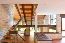 Hauptbild Bereit f�r neue Ideen:Architektonisch interessantes Haus mit EinliegerwohnungWeilrod - Altweilnau