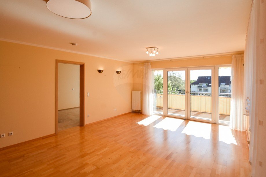 Wohnzimmer Etagenwohnung Friedrichsdorf vor der H�he